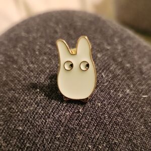🎉 White Bunny Blob Pin